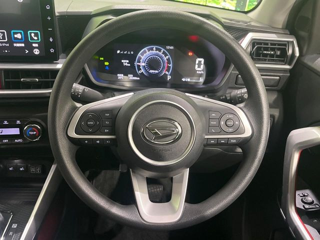 【ステアリングスイッチ】運転中、前方から目線をそらすことなく、オーディオ等の操作が可能な便利機能!安心&快適なドライブを演出してくれます♪