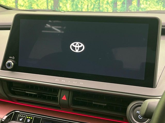 【12.3インチワイドナビ】高級感とインパクトのある大型ワイドナビを装備。各種オーディオ操作はもちろん、横長ワイド画面でのマップ2分割表示など、利便性も高いナビです♪