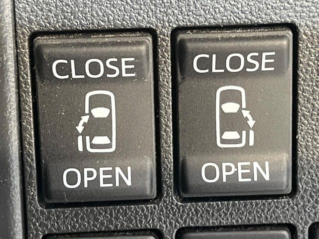 【両側パワースライドドア】スマートキーや運転席のスイッチで後席両側スライドドアの開閉が可能♪電動だから力を入れてドアを開ける必要が無く、小さなお子様でも簡単に開け閉めでき快適です♪