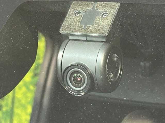 【ドライブレコーダー】ドライブレコーダー装備!走行中はもちろん、あおり運転や事故に遭遇した際、映像で記録し、万一のリスクに備えます。※記録用SDカードはお客様ご自身でご準備いただく必要があります。
