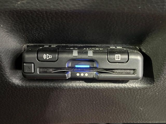 【ETC】高速道路の料金所をストレスなく通過!話題のスポットやサービスエリアに多い「スマートIC」利用時は必須のアイテムです。当店でセットアップを実施、ご納車当日からすぐにご利用いただけます!
