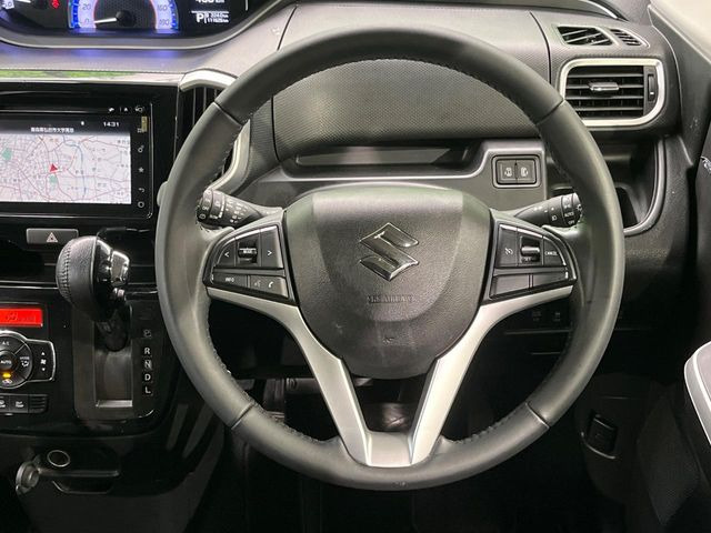 ステアリングも使用感が少なく、きれいな状態となっております♪