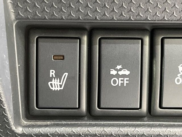 【シートヒーター】寒い日に重宝するシートヒーター!エアコンより早く温まってくれるので寒がりの人も安心ですね♪エアコンの温風は乾燥するから苦手、という方にもをおすすめです。