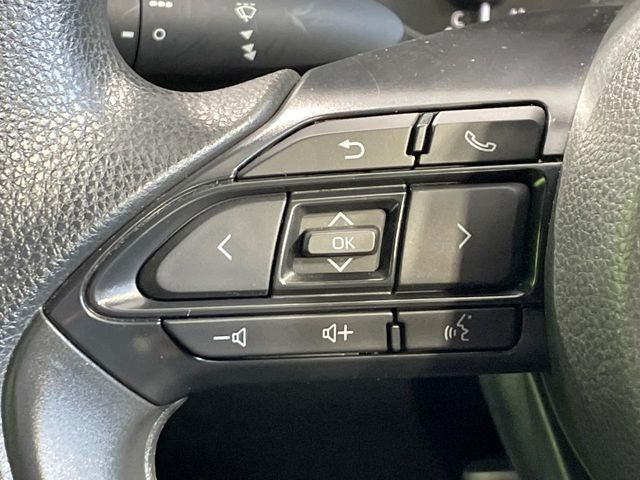【ステアリングスイッチ】運転中、前方から目線をそらすことなく、オーディオ等の操作が可能な便利機能!安心&快適なドライブを演出してくれます♪