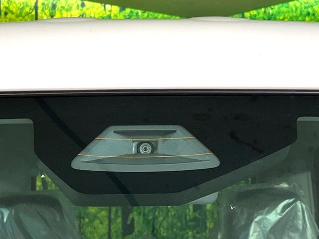 【スズキ セーフティサポート】走行中に前方の車両等を認識し、衝突しそうな時は警報とブレーキで衝突回避と被害軽減をアシスト。より安全にドライブをお楽しみいただけます。