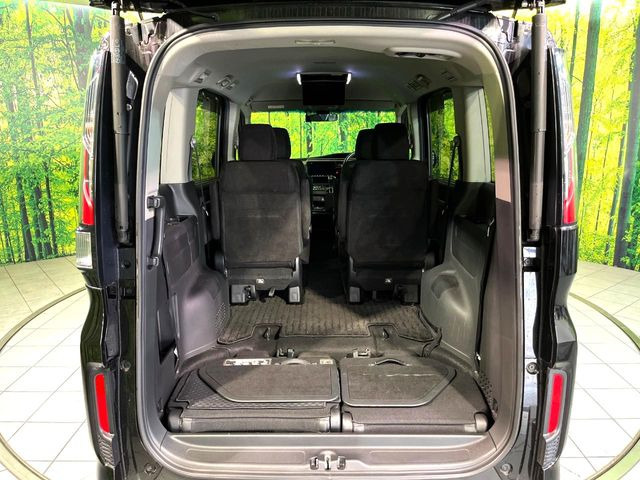 普段のお買い物や通勤、送迎等に十分な荷室スペースを確保しております。セカンドシートを倒すと、大きな荷物の積載も可能です♪