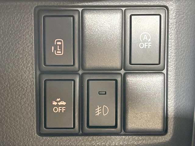 【パワースライドドア】スマートキーや運転席のスイッチでスライドドアの開閉が可能♪電動だから力を入れてドアを開ける必要が無く、小さいお子様でも、重い荷物を持っている時もラクに開け閉めできます♪
