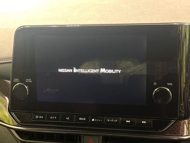 【純正9型ナビ】人気の純正ナビを装備。オーディオ機能も充実しており、Bluetooth接続すればお持ちのスマホやMP3プレイヤーの音楽を再生可能!毎日の運転がさらに楽しくなります!!