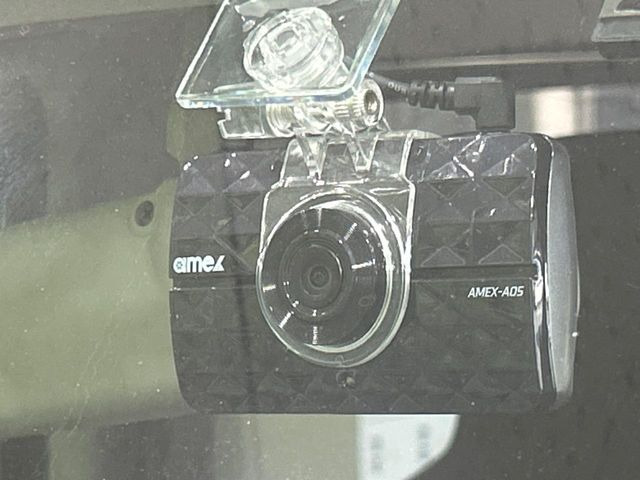 【ドライブレコーダー】ドライブレコーダー装備!走行中はもちろん、あおり運転や事故に遭遇した際、映像で記録し、万一のリスクに備えます。※記録用SDカードはお客様ご自身でご準備いただく必要があります。