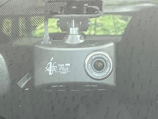 【ドライブレコーダー】ドライブレコーダー装備!走行中はもちろん、あおり運転や事故に遭遇した際、映像で記録し、万一のリスクに備えます。※記録用SDカードはお客様ご自身でご準備いただく必要があります。