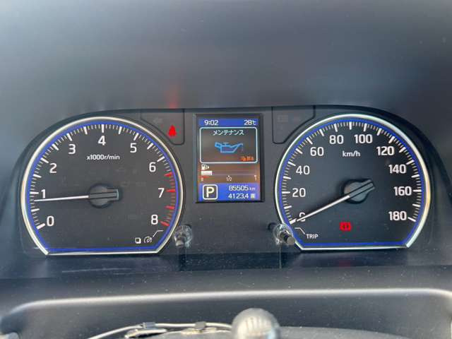 気になるお車がありましたら右の電話番号から直接お店にお問い合わせください。支払方法から車両情報、状態までなんでもご説明させて頂きます。スタッフ一同ご連絡お待ちしております。