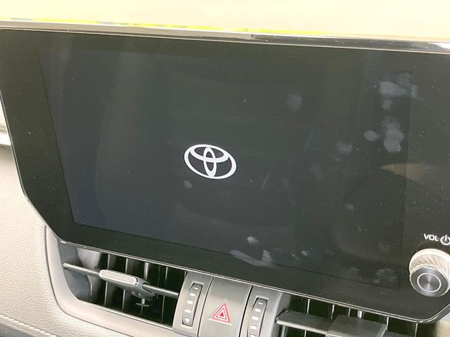 【メーカー純正ナビ】インテリアに溶け込むスタイリッシュな「専用設計」メーカーナビを装備♪視認性や操作性など基本性能にも優れ、より上質なカーライフをお楽しみいただけます。