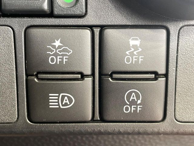 【スマートアシスト】走行中に前方の車両等を認識し、衝突しそうな時は警報とブレーキで衝突回避と被害軽減をアシスト。より安全にドライブをお楽しみいただけます。