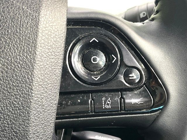 【レーダークルーズコントロール】高速道路での長距離走行が楽に!!自動で速度を保つクルーズコントロールが、衝突軽減システムと連携し、前方の車両を感知して車間を保つように速度調節してくれます!!
