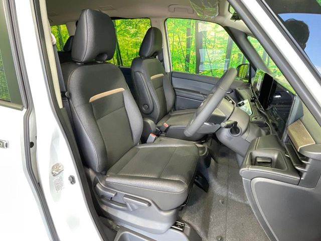 もちろん車内はキレイです♪よりクリーンな状態をキープしたいお客様には『ナノゾーンコート』がおすすめ!新型コロナウイルス対策や、除菌・消臭に効果を発揮し多くの方にご好評いただいております。