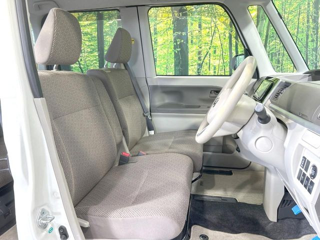 運転席シート廻りは使用感も少なく、良好な状態となっています。丁寧に使われていたことがよくわかりますね。