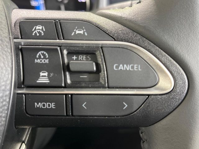 【レーダークルーズコントロール】高速道路での長距離走行が楽に!!自動で速度を保つクルーズコントロールが、衝突軽減システムと連携し、前方の車両を感知して車間を保つように速度調節してくれます!!