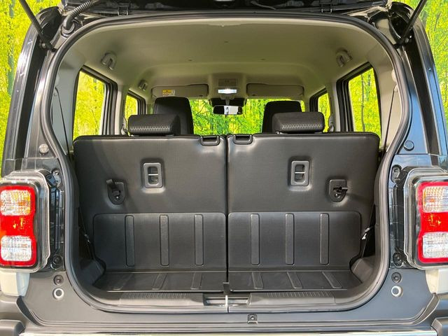 普段のお買い物や通勤、送迎等に十分な荷室スペースを確保しております。セカンドシートを倒すと、大きな荷物の積載も可能です♪