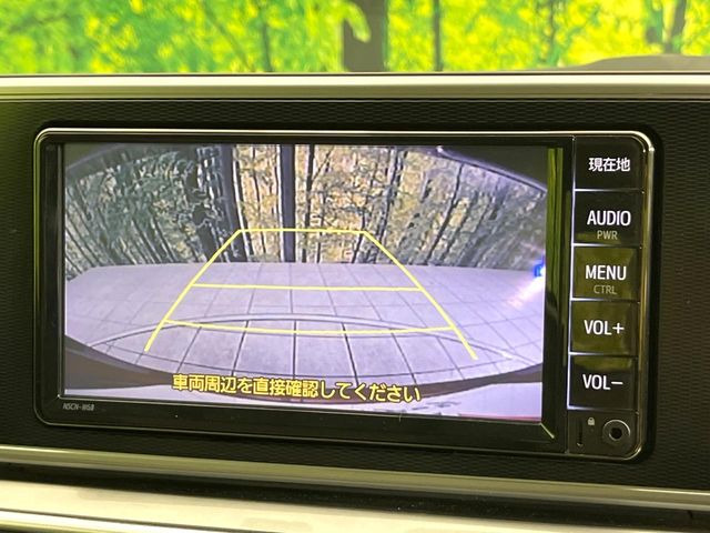 【バックカメラ】駐車時に後方がリアルタイム映像で確認できます。大型商業施設や立体駐車場での駐車時や、夜間のバック時に大活躍!運転スキルに関わらず、今や必須となった装備のひとつです!