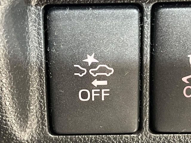 【スマートアシスト】走行中に前方の車両等を認識し、衝突しそうな時は警報とブレーキで衝突回避と被害軽減をアシスト。より安全にドライブをお楽しみいただけます。