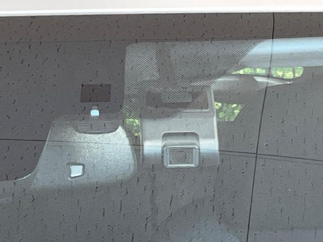 【ドライブレコーダー】ドライブレコーダー装備!走行中はもちろん、あおり運転や事故に遭遇した際、映像で記録し、万一のリスクに備えます。※記録用SDカードはお客様ご自身でご準備いただく必要があります。