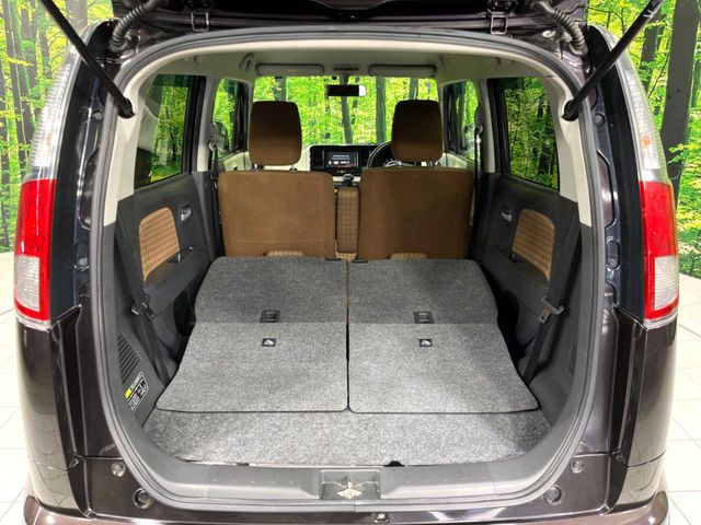 普段のお買い物や通勤、送迎等に十分な荷室スペースを確保しております。セカンドシートを倒すと、大きな荷物の積載も可能です♪