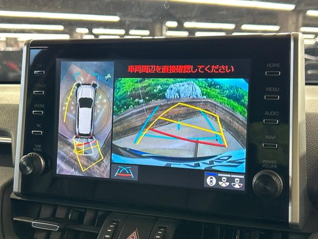 【パノラミックビューモニター】専用のカメラにより、上から見下ろしたような視点で360度クルマの周囲を確認することができます☆死角部分も確認しやすく、狭い場所での切り返しや駐車もスムーズに行えます。