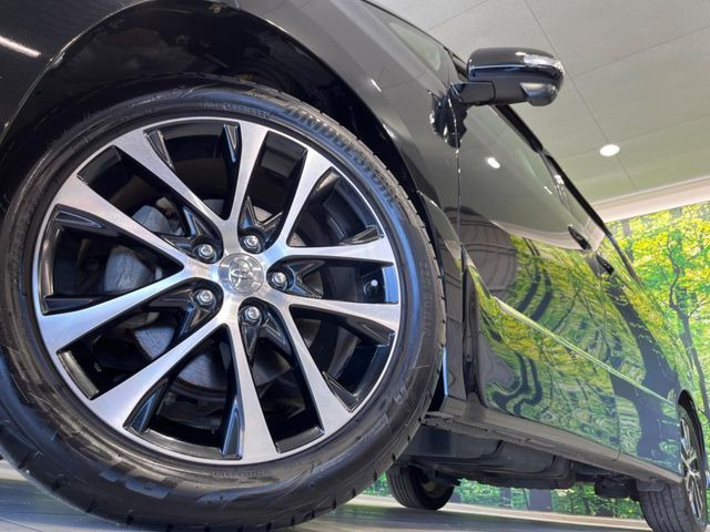 �y����18�C���`�A���~�z�C�[���z�O�ςɃ}�b�`���������A���~�z�C�[���𑕒����Ă���܂��B�e��ЊO�A���~�z�C�[����A�X�^�b�h���X�^�C�����戵�����Ă���܂��B���񂲑��k����������