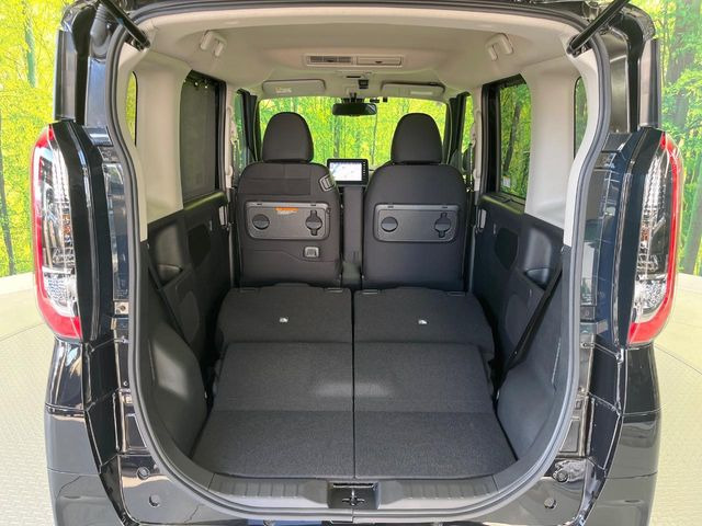 普段のお買い物や通勤、送迎等に十分な荷室スペースを確保しております。セカンドシートを倒すと、大きな荷物の積載も可能です♪