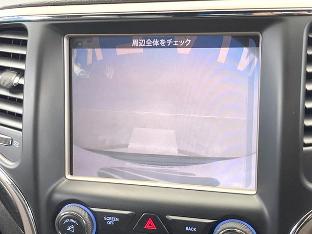 ●ガイドライン付きバックカメラ:不安な駐車もこれで安心!ガイドライン付きなので狭い箇所での駐車もラクラクです!