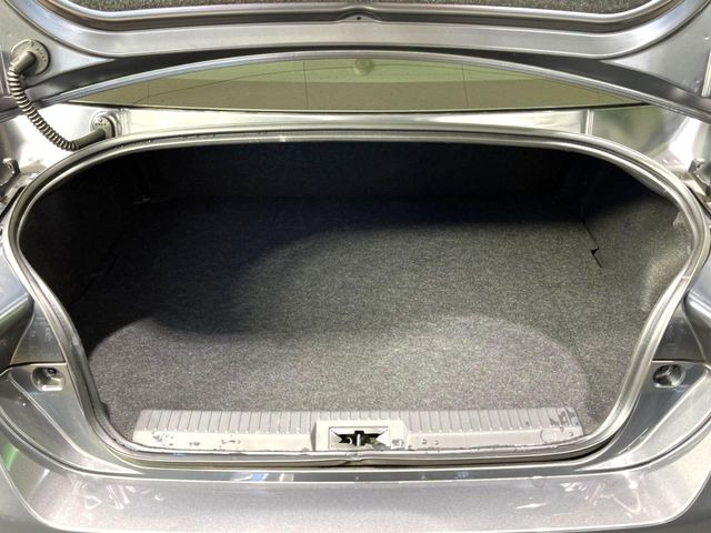普段のお買い物や通勤、送迎等に十分な荷室スペースを確保しております。