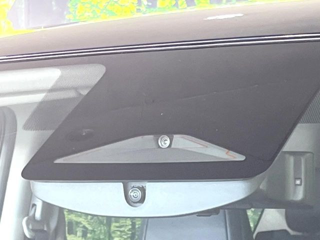 【インテリジェントエマージェンシーブレーキ】フロントカメラで前方の車両や歩行者を検知。衝突しそうな時は衝突被害軽減ブレーキが作動、衝突回避をサポート。より安全にドライブをお楽しみいただけます。