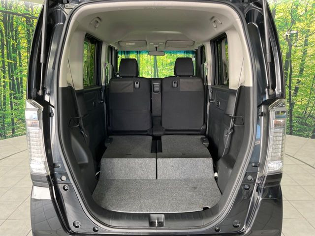 普段のお買い物や通勤、送迎等に十分な荷室スペースを確保しております。セカンドシートを倒すと、大きな荷物の積載も可能です♪