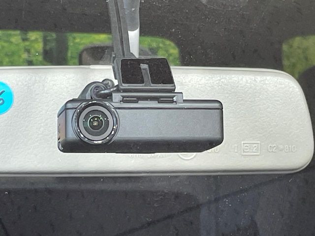 【ドライブレコーダー】ドライブレコーダー装備!走行中はもちろん、あおり運転や事故に遭遇した際、映像で記録し、万一のリスクに備えます。※記録用SDカードはお客様ご自身でご準備いただく必要があります。