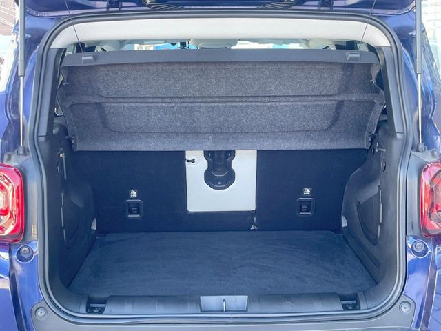 ●トランクルーム:趣味が広がる収容スペース!これだけの広さがあればお買い物やレジャーなどにも最適です!使用感も少なくきれいな状態を維持しております。