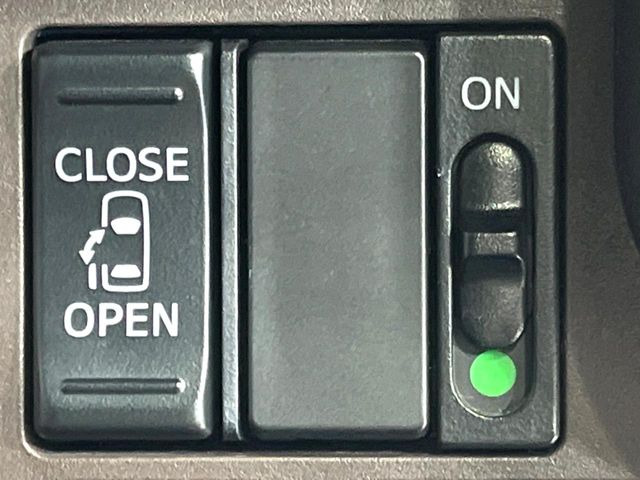 【パワースライドドア】スマートキーや運転席のスイッチでスライドドアの開閉が可能♪電動だから力を入れてドアを開ける必要が無く、小さいお子様でも、重い荷物を持っている時もラクに開け閉めできます♪