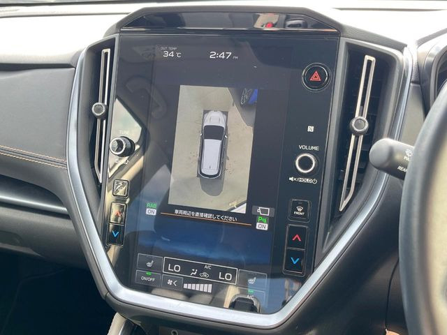 【マルチテレインモニター】車のフロントやサイドのカメラ画像を同時にモニター表示することで、悪路や狭い道を走行時でも周囲の状況確認ができ安心!本格SUVにうれしい装備です♪
