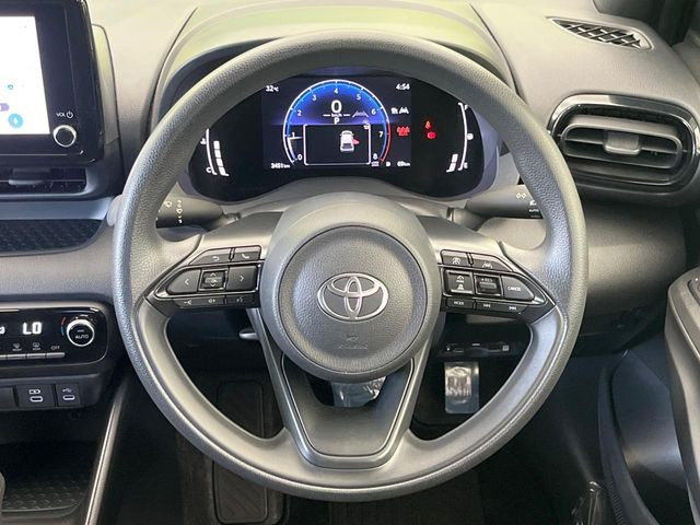 インテリアに合わせたデザインのステアリングは、運転される方のことも考え、運転しやすい形状、大きさです。是非一度、実際に触ってお確かめください。