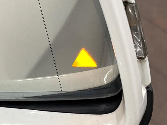 ●ブラインドアシストセンサー:視角からの車を感知し、ドライバーが車線変更を行う際に、警告音と共に注意を促してくれる安全支援機能です!