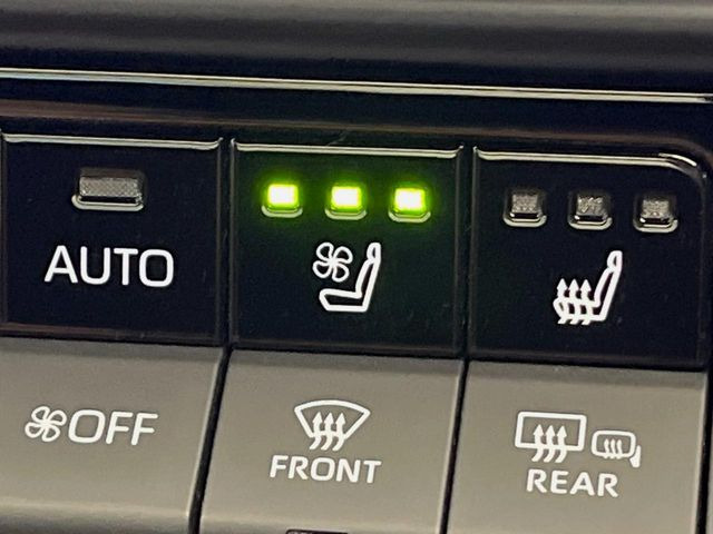 【シートヒーター&ベンチレーション】夏場は涼しい風でお尻や背中の熱やムレを防ぎ、冬はエアコンよりも早く温まってポカポカに!季節を問わず快適に過ごせます。