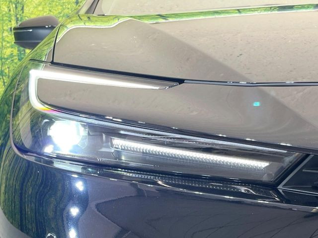 【シーケンシャルターンランプ付きLEDヘッドライト】人気の『流れるウィンカー』付きのLEDヘッドライトを装備♪高級感はもちろん、点灯時は存在感たっぷりで他車からも認識されやすく安心です。