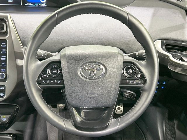 【レーダークルーズコントロール】高速道路での長距離走行が楽に!!自動で速度を保つクルーズコントロールが、衝突軽減システムと連携し、前方の車両を感知して車間を保つように速度調節してくれます!!