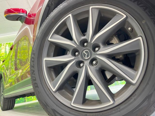 【純正19インチアルミホイール】外観にマッチした純正アルミホイールを装着しております。各種社外アルミホイールや、スタッドレスタイヤも取扱いしております。是非ご相談ください♪