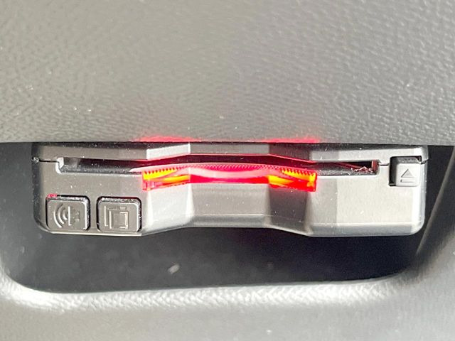 ●ETC車載器(アンテナ分離型音声案内タイプ):お引き渡し時には再セットアップを実施後、お渡しいたします。マイレージ登録に関してもお気軽にスタッフまでお尋ねください。