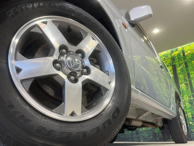 �y����15�C���`�A���~�z�C�[���z�O�ςɃ}�b�`���������A���~�z�C�[���𑕒����Ă���܂��B�e��ЊO�A���~�z�C�[����A�X�^�b�h���X�^�C�����戵�����Ă���܂��B���񂲑��k����������
