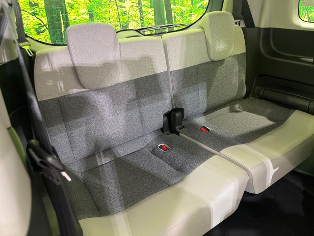 3列目シートはもちろん状態良好☆大人でもゆったりと座って頂けますので、大人数でのお出かけもラクラクです♪ご家族で、気の知れた仲間で、ドライブに行くのが楽しみですね♪
