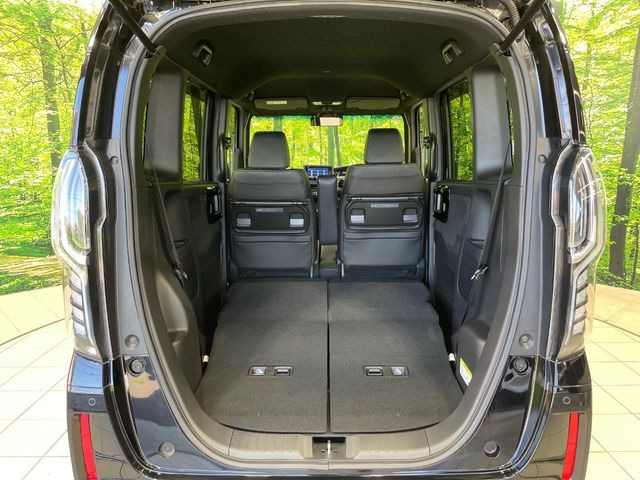 普段のお買い物や通勤、送迎等に十分な荷室スペースを確保しております。セカンドシートを倒すと、大きな荷物の積載も可能です♪
