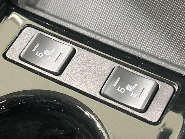 【シートヒーター】寒い日に重宝するシートヒーター!エアコンより早く温まってくれるので寒がりの人も安心ですね♪エアコンの温風は乾燥するから苦手、という方にもをおすすめです。