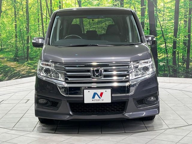 弊社では、全車『修復歴なし』のお車のみ取り扱っております。専任バイヤーによる厳選した仕入れの後、入庫後の車両チェックを行い、ネクステージが認定した高品質な中古車をご提供しております。