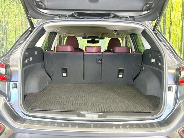 【パワーバックドア】スマートキーや運転席のボタンを押すだけでリアゲートが自動で開閉します!荷物を持っている時や、高い位置にあるバックドアを閉める際に便利な機能です♪